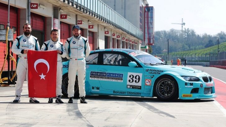 BORUSAN OTOMOTİV MOTORSPORT IMOLA PİSTİ’NDE İSTİKLAL MARŞI’NI SÖYLEDİ
