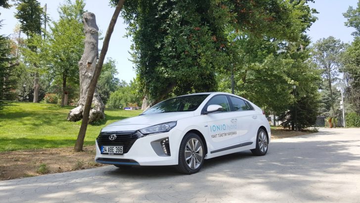 HYUNDAI IONIQ HYBRID