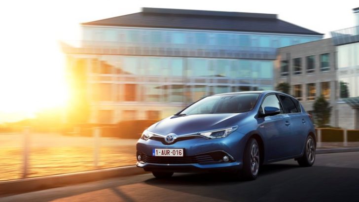 TOYOTA AURIS HYBRID ALMANIN TAM ZAMANI
