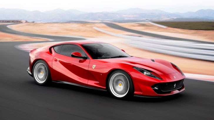 800 BEYGİRLİK FERRARI TÜRKİYE’DE