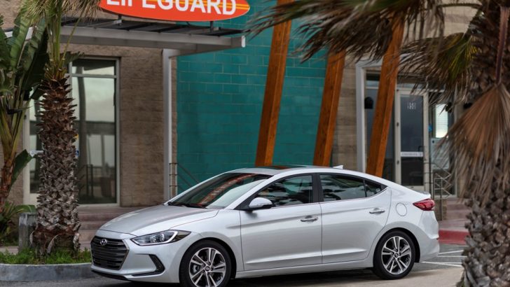 Hyundai Elantra da IIHS Çarpışma Testlerinde En Yüksek Skora Ulaştı