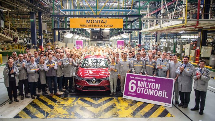 6 MİLYONUNCU OTOMOBİLİNİ BANTTAN İNDİRDİ