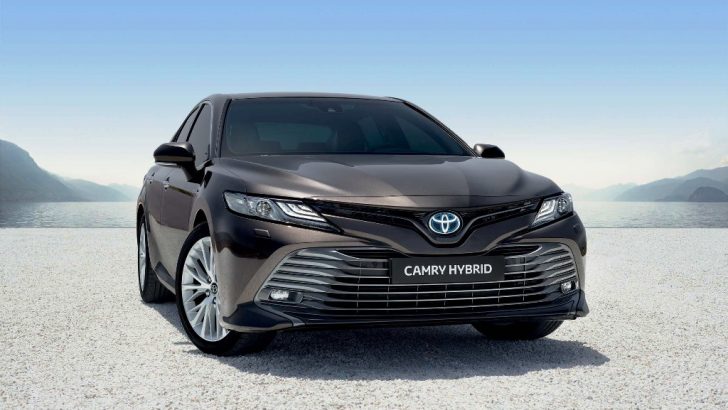 Orta sınıfın kralı Toyota Camry