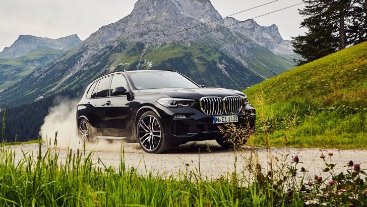 Güç ve Konforun Buluşma Noktası; X5 xDrive45e