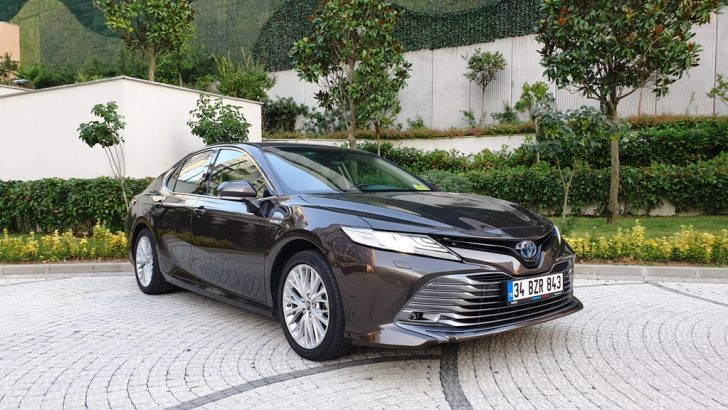 Lüks Hibrit Toyota Camry