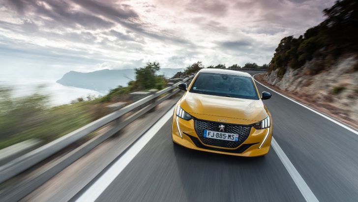 Yeni Peugeot 208, “2020 Yılın Otomobili” seçildi