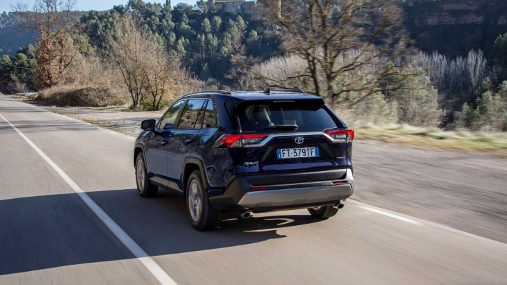 Toyota RAV4 Güvenlik Testlerinde Zirvede Yer Aldı