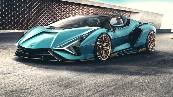 Masmavi gökyüzünün altında geleceğin teknolojisi: Lamborghini Sian Roadster