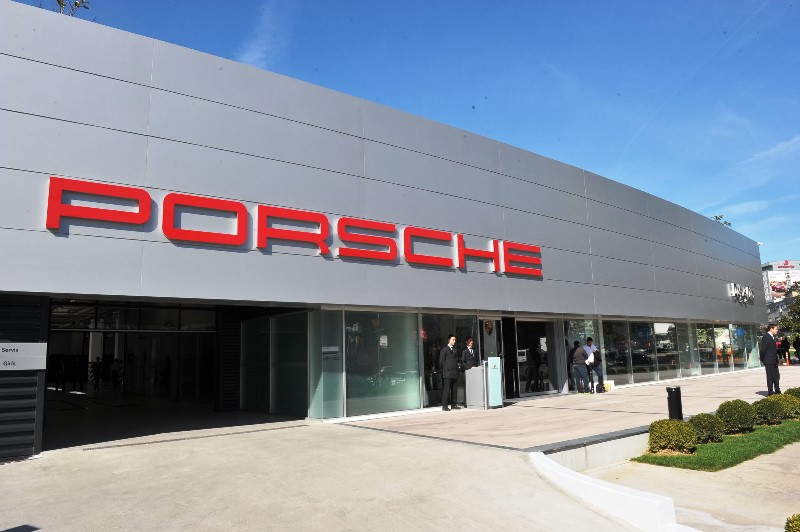 Orta ve Doğu Avrupa’nın en büyük Porsche Merkezi Türkiye’de açıldı