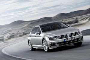 2015-VW-Passat-B8-18