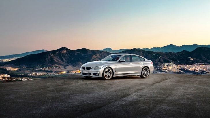 BMW 4 Serisi Gran Coupé Coupé çizgilerine sahip bir 4 kapılı