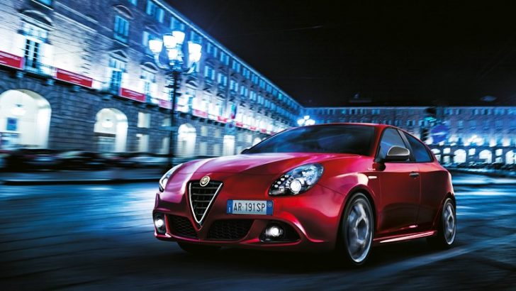 Alfa Romeo yeni modelleriyle Paris Otomobil Fuarı’nda sahne alıyor.