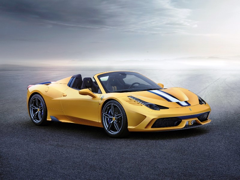 Ferrari’nin özel modeli 458 Speciale A Paris Otomobil Fuarı’nda görücüye çıktı…
