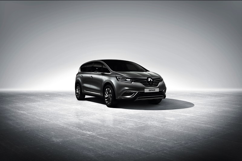 Renault, Paris Otomobil Fuarı’nda İlk Gösterimler ve Yeniliklerle Otomobilseverlerle Buluşuyor…
