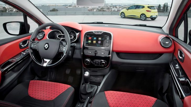 Facebook uygulaması artık Renault R-Link’te!