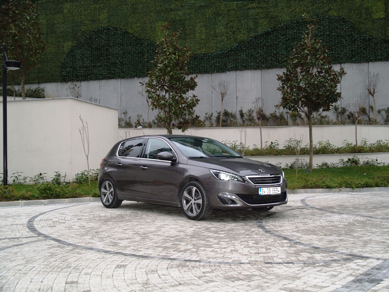 Peugeot 308 Allure 1.2 PureTech 130 hp Otomatik