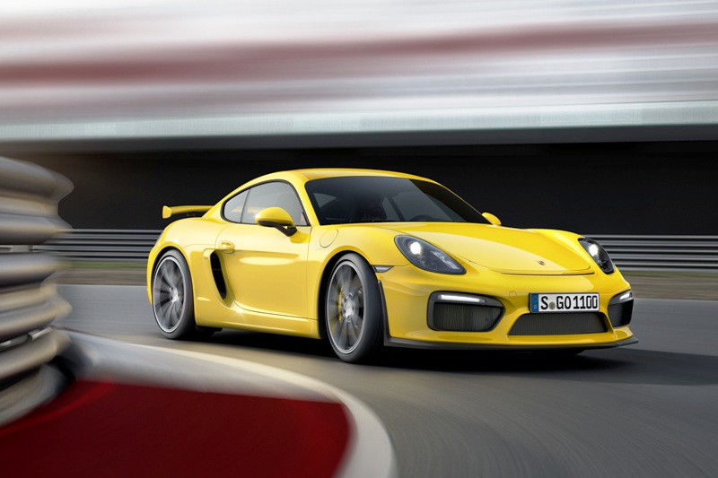 Porsche’den iki yeni yüksek performans otomobili