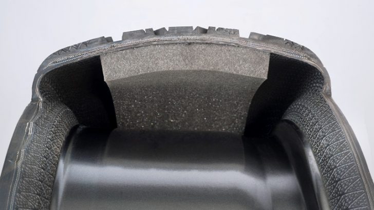 Goodyear, Mercedes’e SoundComfort Teknolojisi’ni sunuyor!