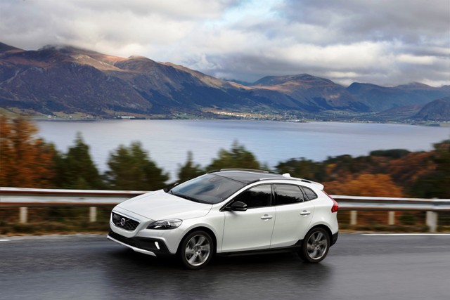 139149_Volvo_V40_Cross_Country