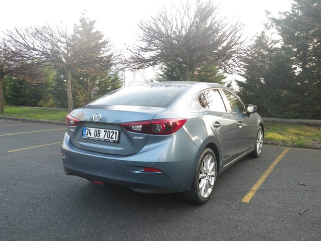 Mazda 3 test4