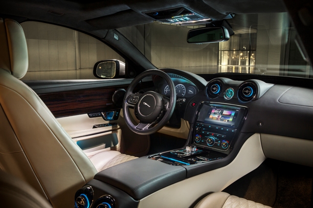 Jag_XJ_Portfolio_Interior_Image_1590615_06