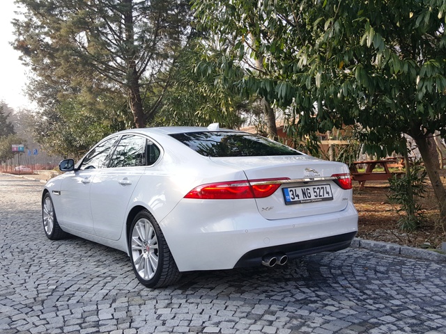 Jaguar XF test5