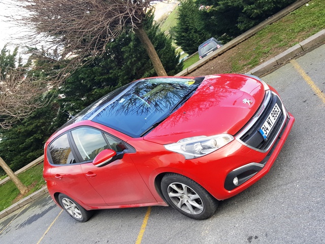 Peugeot 208 test3