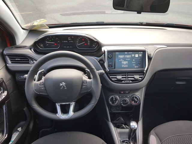 Peugeot 208 test4