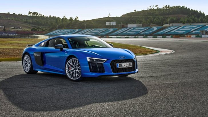 Dünyanın en iyi performans otomobili Audi R8 Coupe