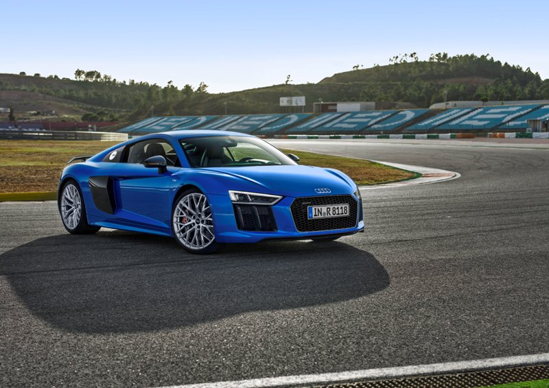 Dünyanın en iyi performans otomobili Audi R8 Coupe