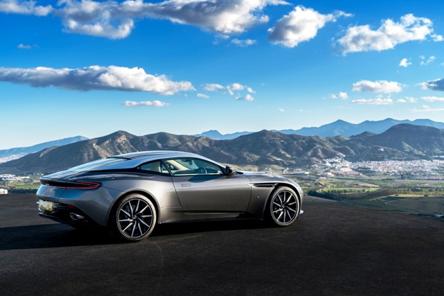 Aston_Martin_DB 1