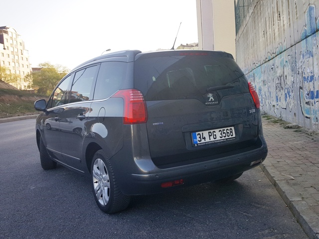 Peugeot_ 5008 test6