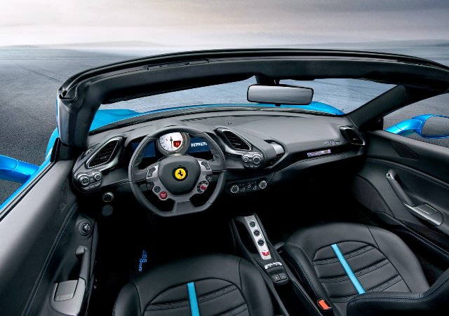 Ferrari 488 Spider-5