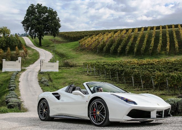 Ferrari 488 Spider-6