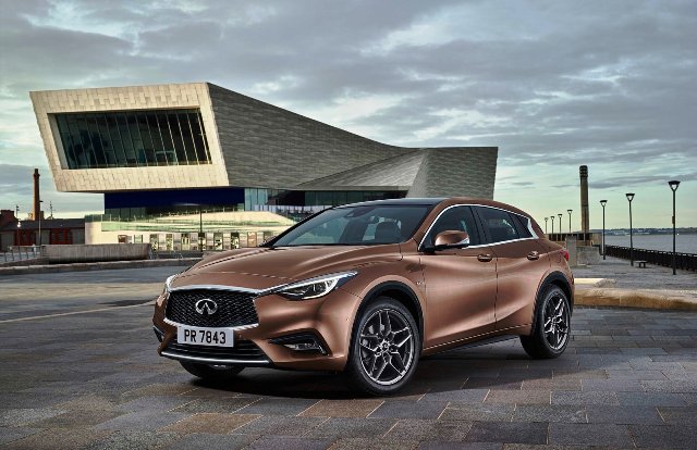 Infiniti-Q30-2016-1600-03