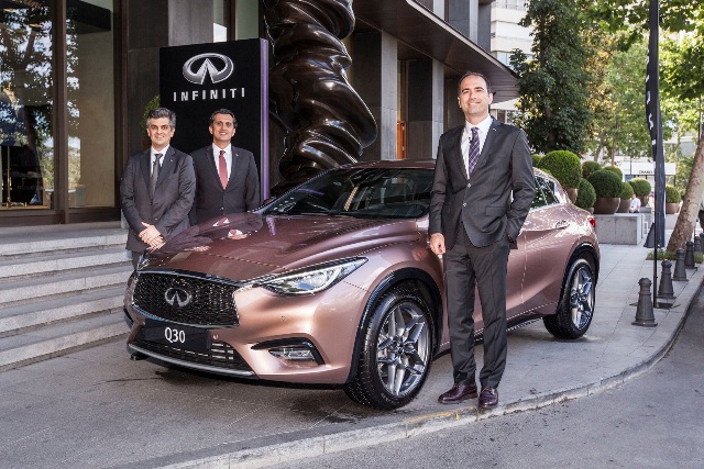 Infiniti_Q30_6