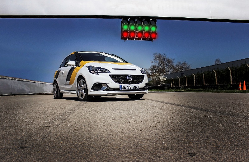 Opel Corsa OPC’ler Yarışa Hazır!