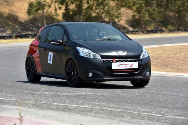 Peugeot_208_308_GTi_1