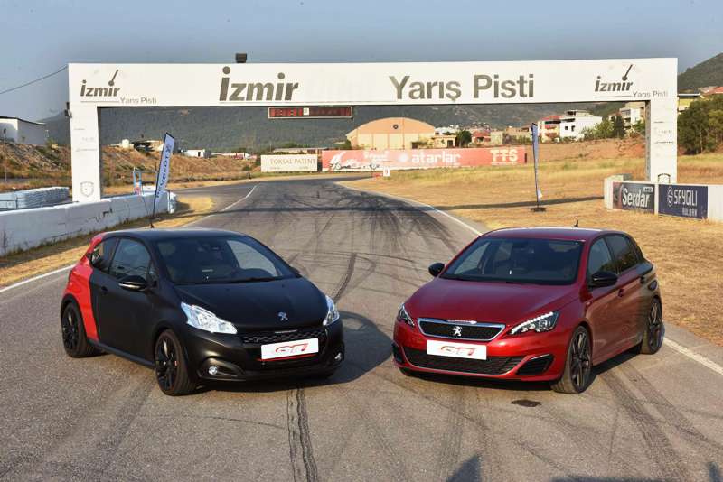 PEUGEOT GTi SERİSİ İLE EFSANEYİ GELECEĞE TAŞIYOR