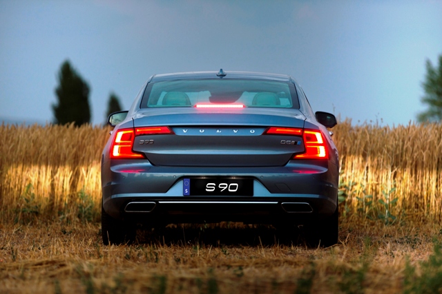 Volvo S90_8