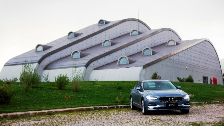 VOLVO S90 TÜRKİYE YOLLARINA ÇIKTI