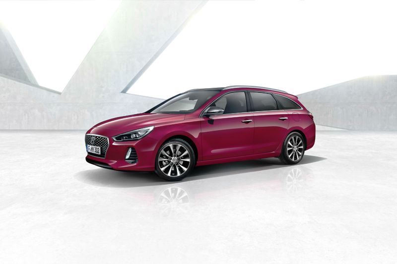 i30 WAGON’UN PERDESİ KALKTI