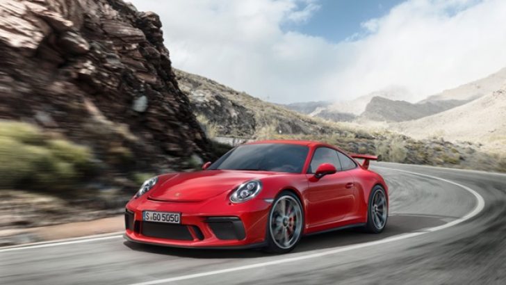 GÜNDELİK KULLANIMA UYGUN YARIŞÇI: 911 GT3