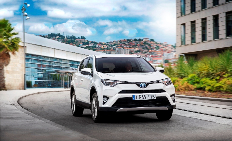 YENİ TOYOTA RAV4 HYBRID İLE DÜŞÜK TÜKETİM YÜKSEK PERFORMANS