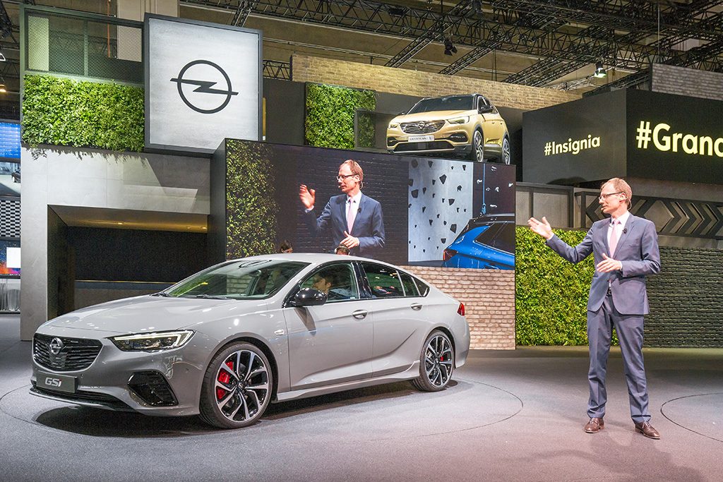 Opel, Frankfurt Otomobil Fuarı’nda dikkatleri üzerine çekti