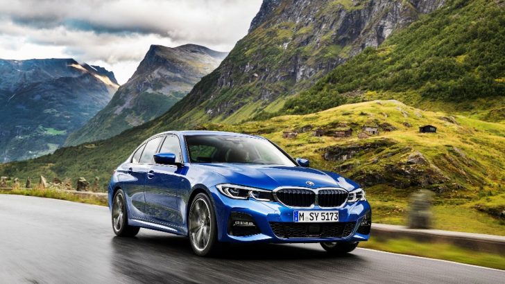 Yeni BMW 3 Serisi dünya tanıtımını Paris’te gerçekleştirdi