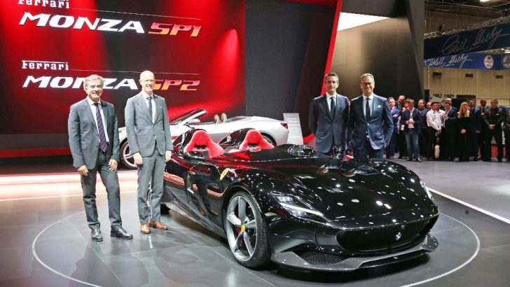 Ferrari Monza SP1 ve SP2 Paris Otomobil Fuarı’nda Görücüye Çıktı!
