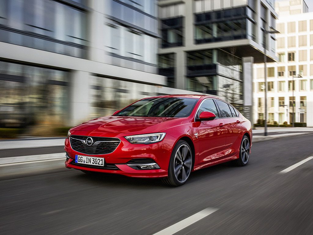 Opel Insignia “2019 Yılın Dört Tekerlekten Çekişli Otomobili” seçildi!