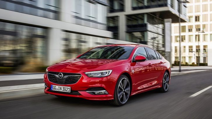 Insignia Yılın Otomobili  - Ben Şaşırdım, Çünkü İnsignia �Nın Direksiyonuna Oturduğumda Düşündüm Ve Daha Önce Hiç Opel Kullanmadığımı Farkettim İnsignia �Nın Direksiyonuna Daha Önce Hiç Yapmadığım Bir Şeyi Yapıyor Olmanın Heyecanı Ile Oturdum, İlk Izlenimim İnsignia �Nın Çok Güzel Görünen Bir Otomobil Olduğuydu