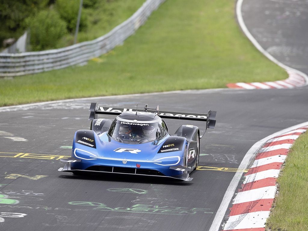 Volkswagen ID.R Nürburgring’de rekora imza attı